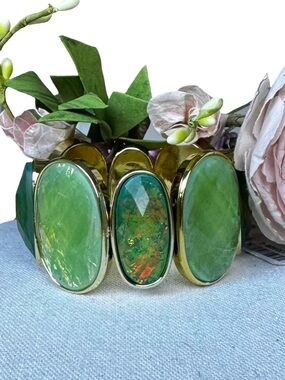 Bold Green Cabochon Statement Bracelet Wide Gold Tone Stretch Cuff Chunky 2” NWT